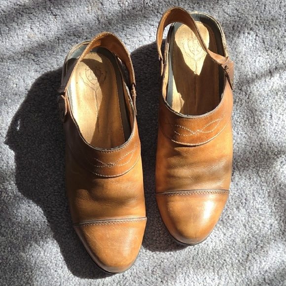 Ariat Other - Women's Tan Leather Slingback Shoes